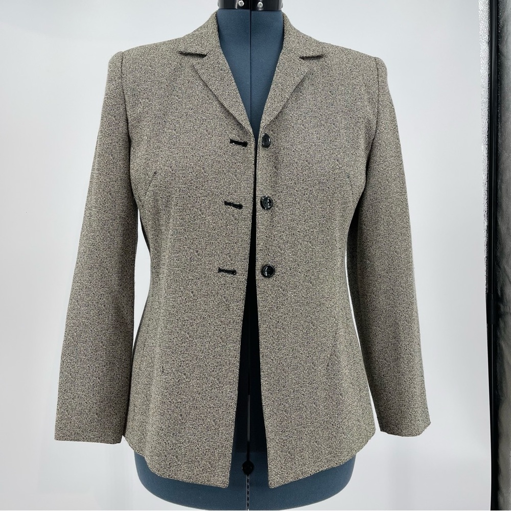 Women’s Vintage Blazer, Larry Levine Essentials, very nice, size 10 , Pr…
